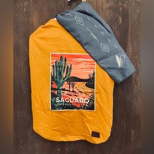 Top Paw Saguaro State Park dog tee and bandana set
Includes 1 tee and 1 bandana